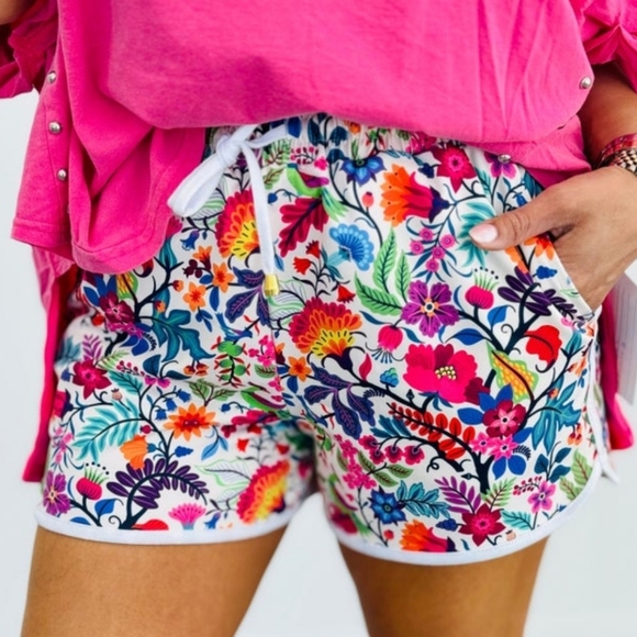 jess leah Pants - Floral Fiesta Everyday Shorts